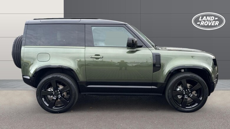 Land Rover Defender 3.0 D250 X-Dynamic SE 90 3dr Auto Diesel Estate